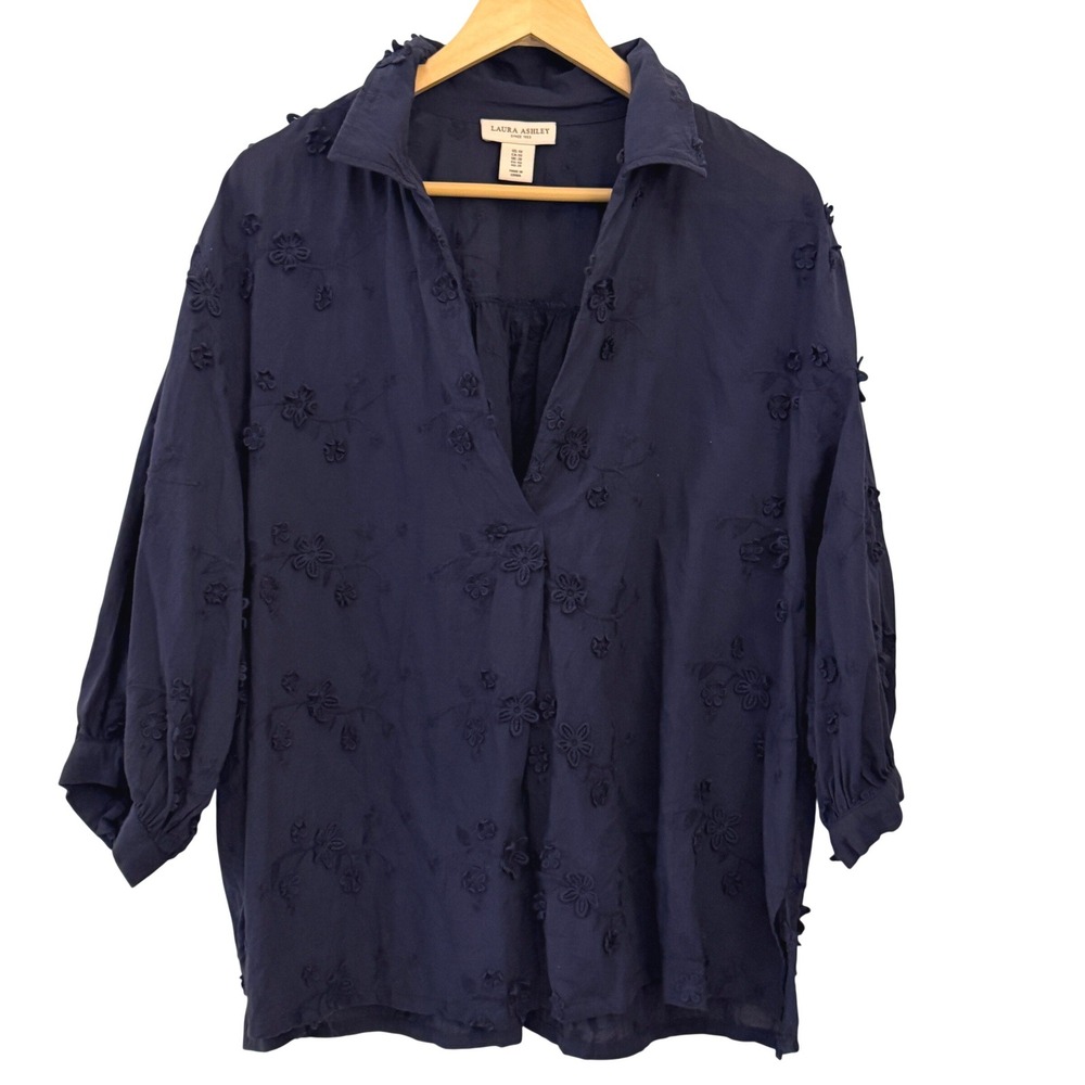 Laura Ashley Blouse Womens 1X Navy Blue Excellent Floral Embroidered Cotton Top